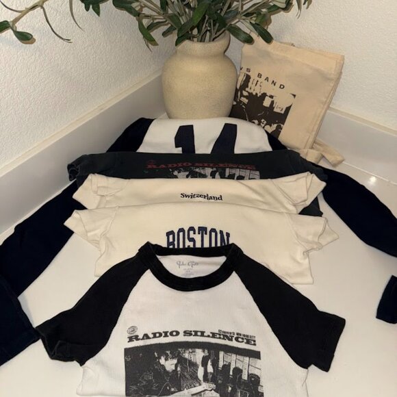 Brandy Melville Boston Baby Tee One Size - Picture 3 of 4